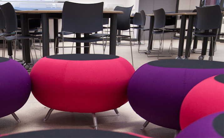 乐竞平台 - 坐具|吧椅/凳子|办公家具|设计师家具|卵石凳