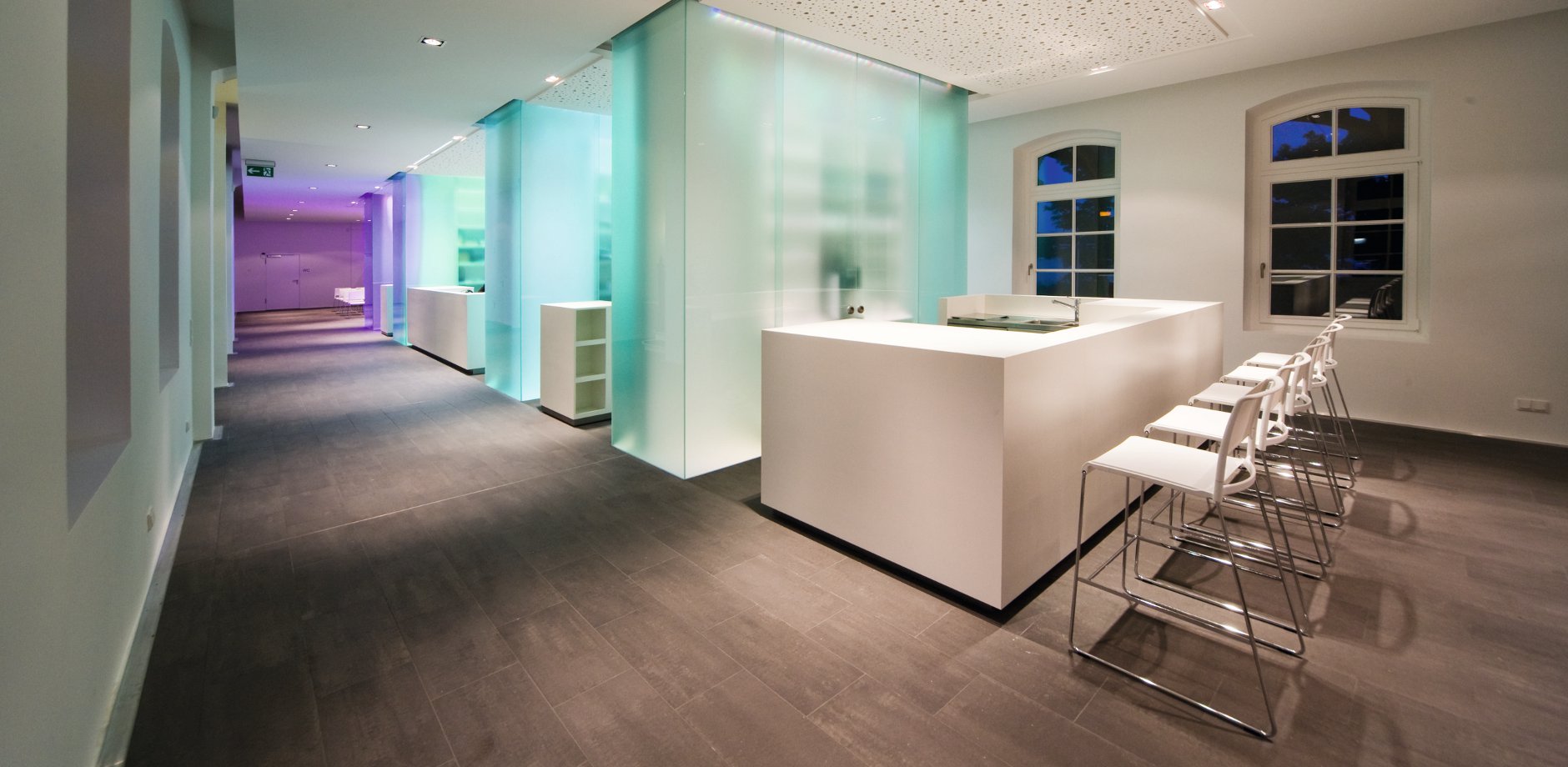 乐竞平台 - 坐具|吧椅/凳子|办公家具|设计师家具|艾琳230/5 吧椅