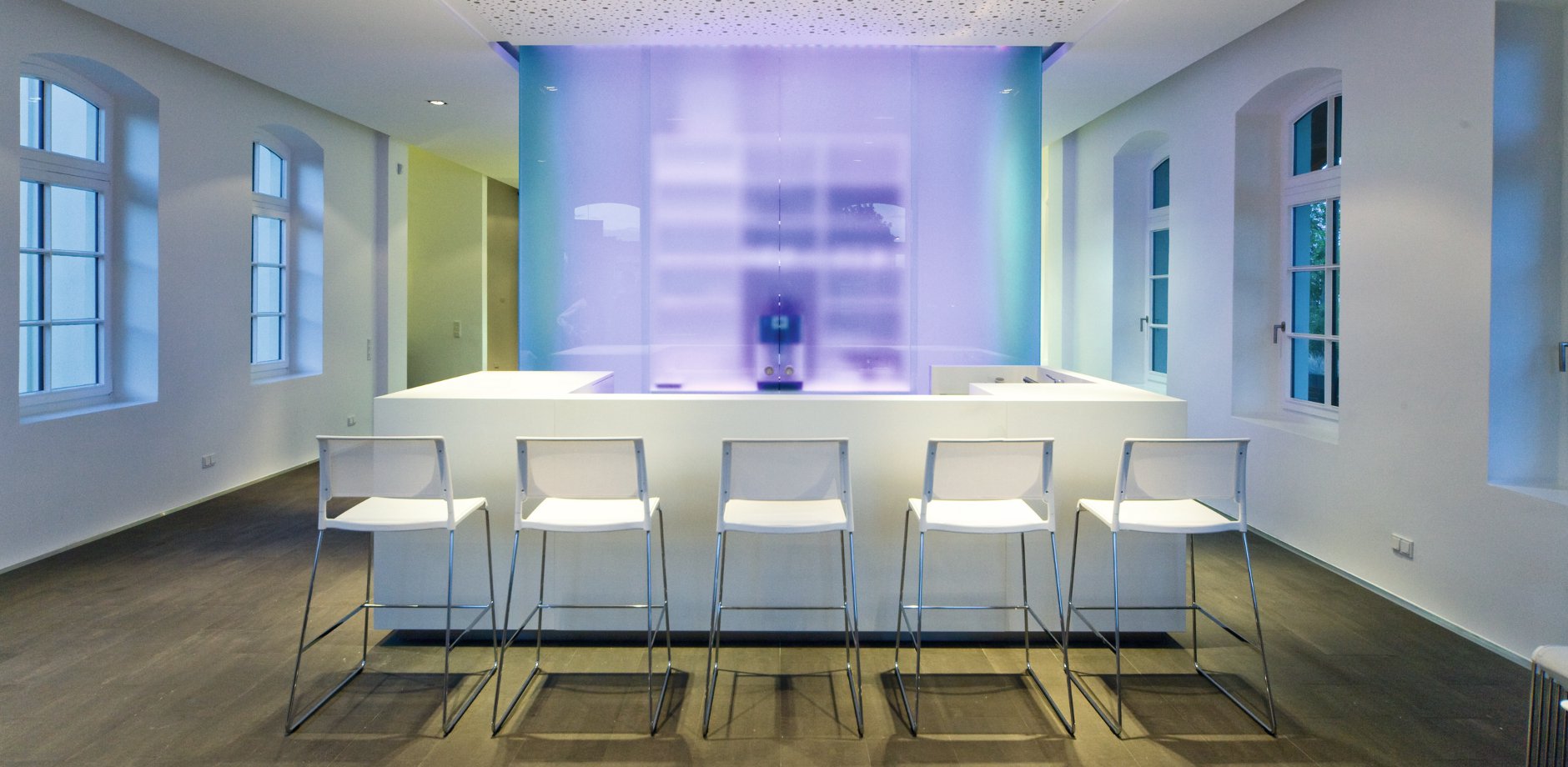 乐竞平台 - 坐具|吧椅/凳子|办公家具|设计师家具|艾琳230/5 吧椅