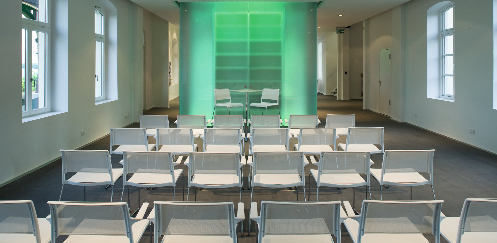 乐竞平台 - 坐具|吧椅/凳子|办公家具|设计师家具|艾琳230/5 吧椅