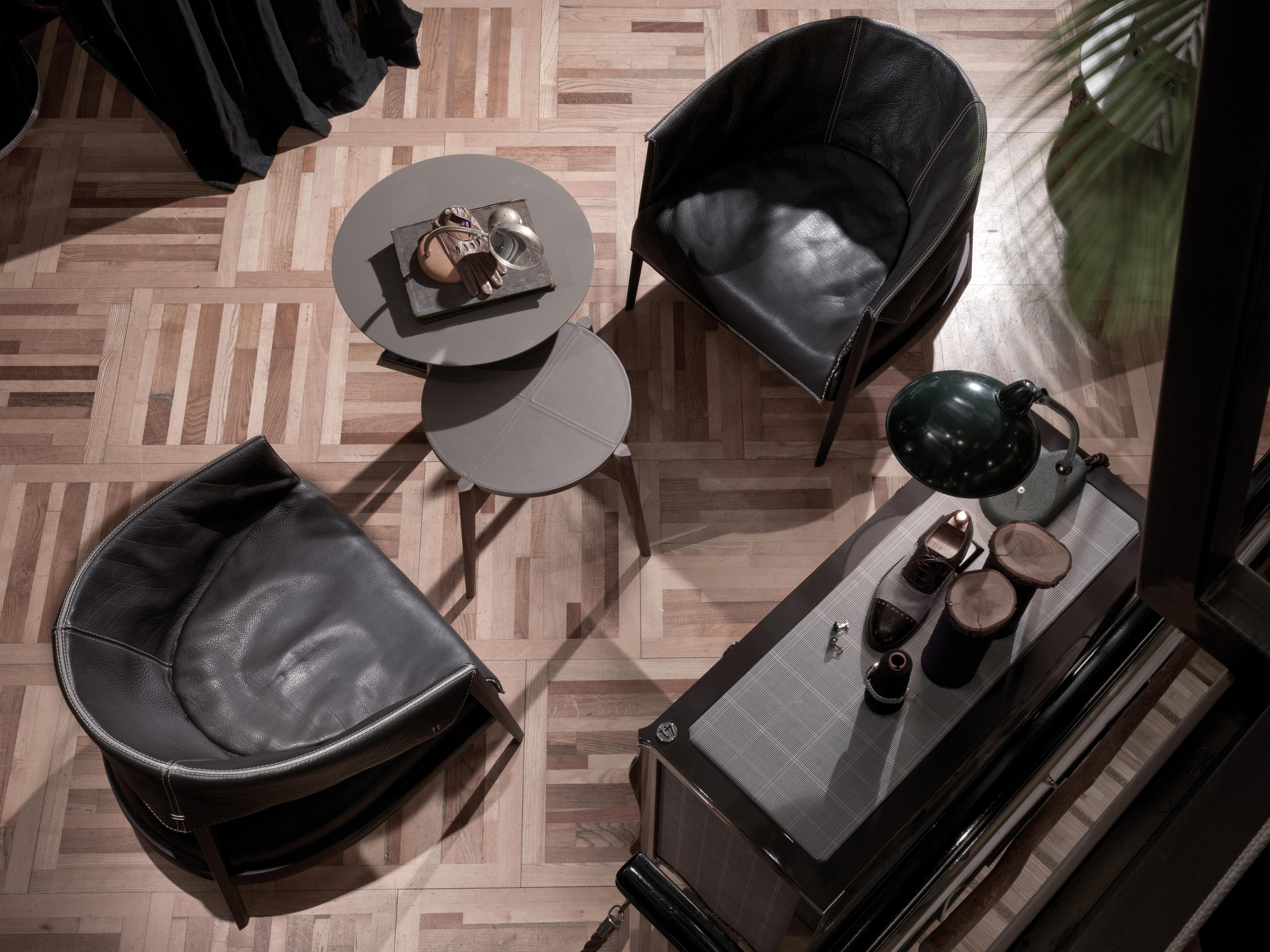 乐竞平台 - 坐具|休闲椅|办公家具|设计师家具|丽莎扶手椅