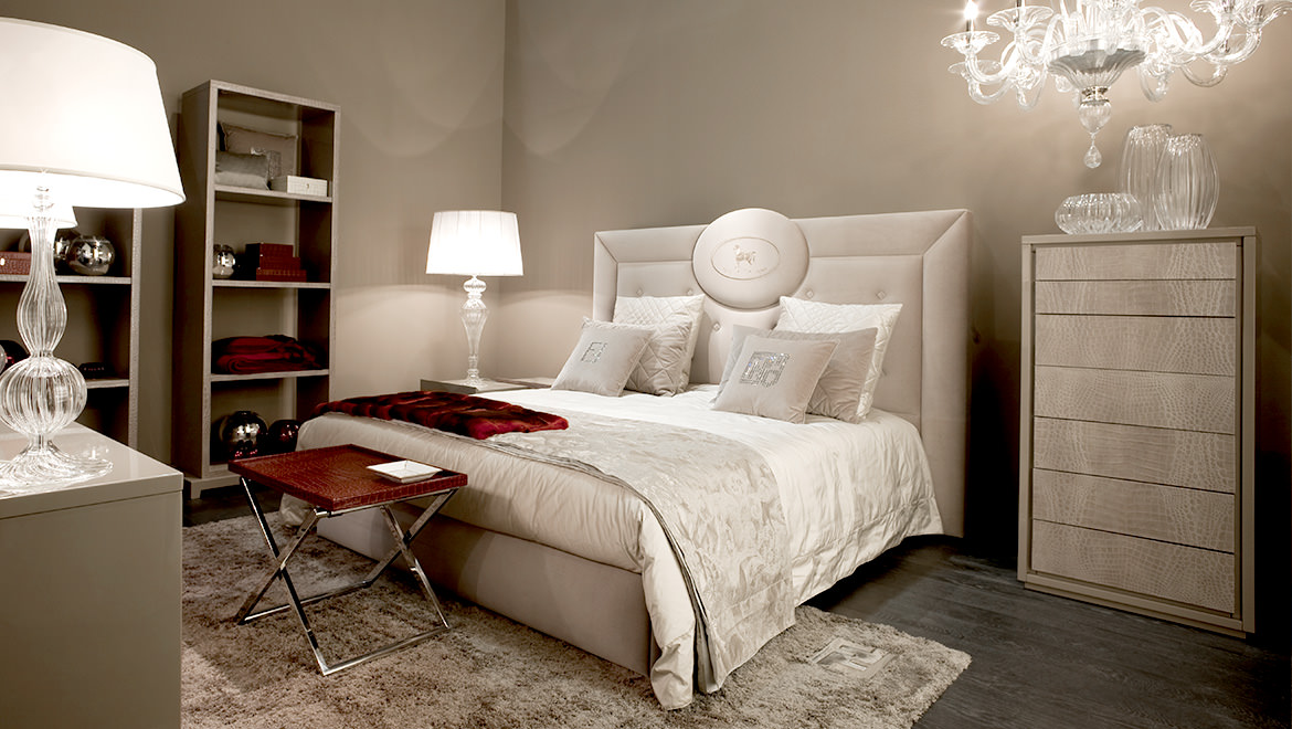 乐竞平台 - 卧室|床|办公家具|设计师家具|浮雕床