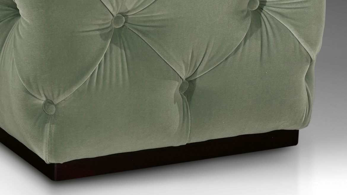 乐竞平台 - 坐具|吧椅/凳子|办公家具|设计师家具|Kubus Capitonne Ottomans