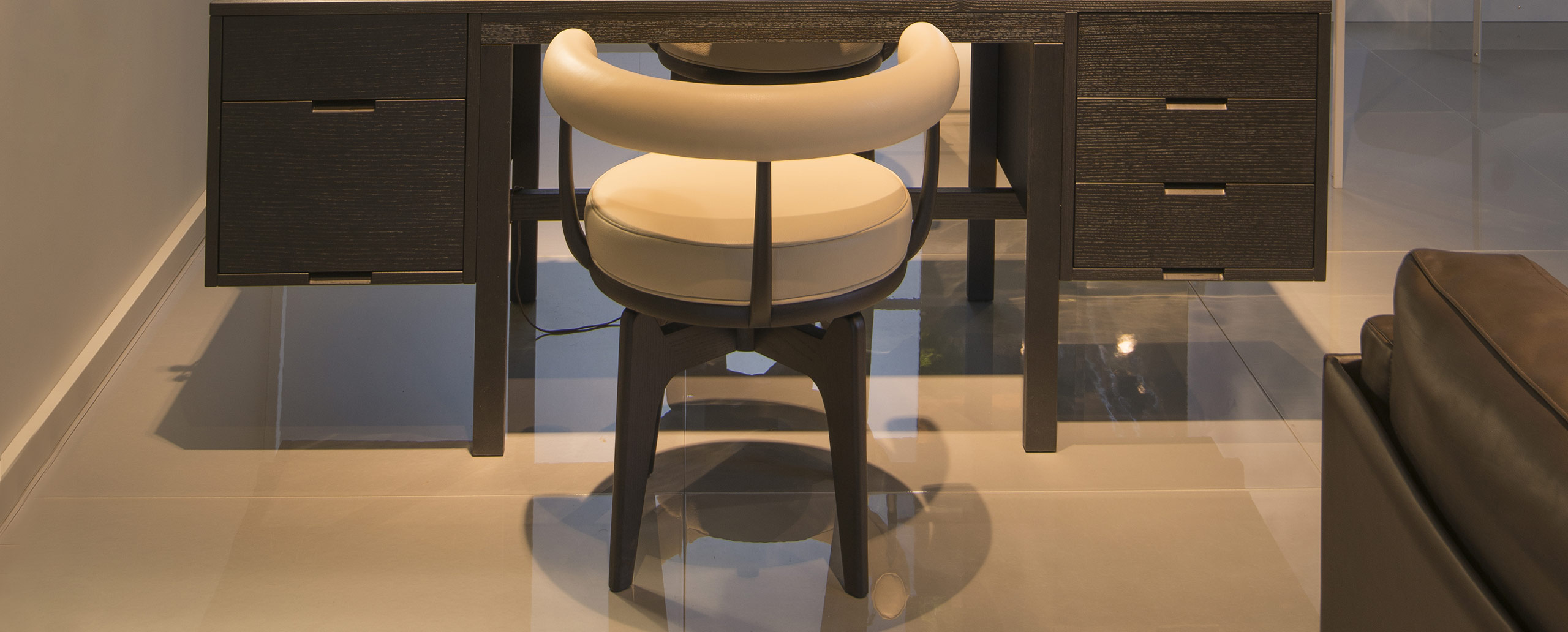 乐竞平台 - 坐具|休闲椅|办公家具|设计师家具|528印度支那椅