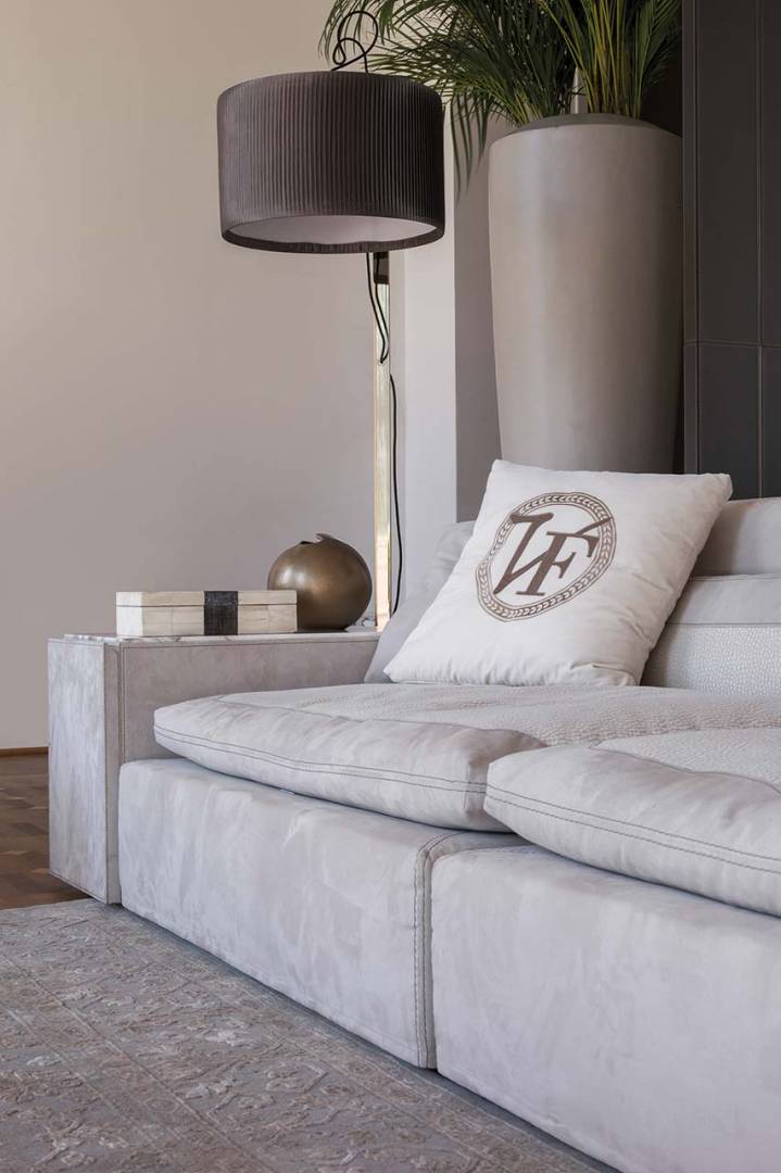 乐竞平台 - 坐具|沙发|办公家具|设计师家具|serbelloni沙发