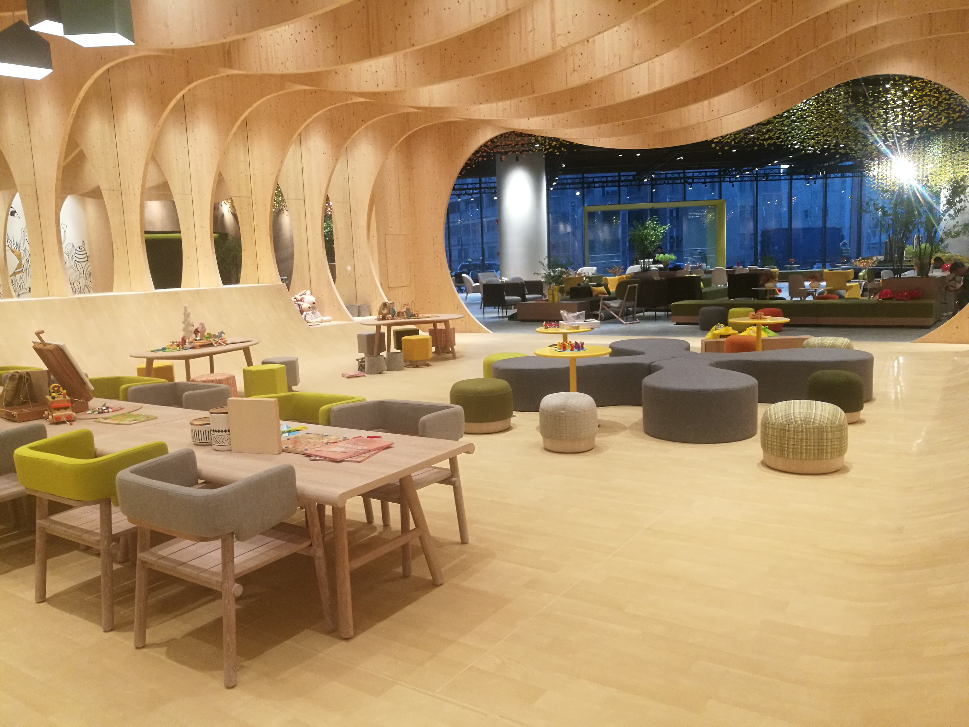 乐竞平台 - 坐具|餐椅|办公家具|设计师家具|阿姆斯椅