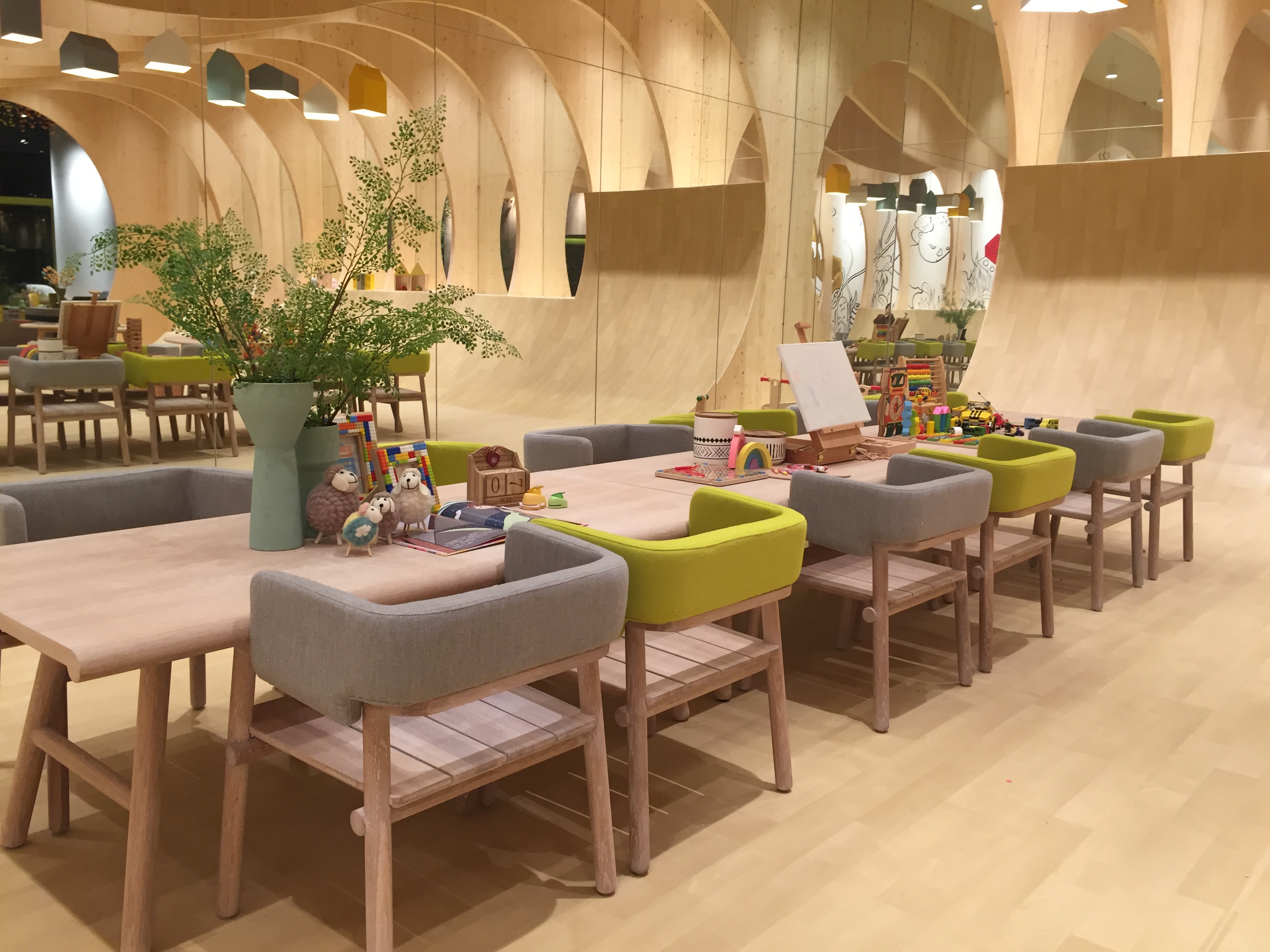 乐竞平台 - 坐具|餐椅|办公家具|设计师家具|阿姆斯椅
