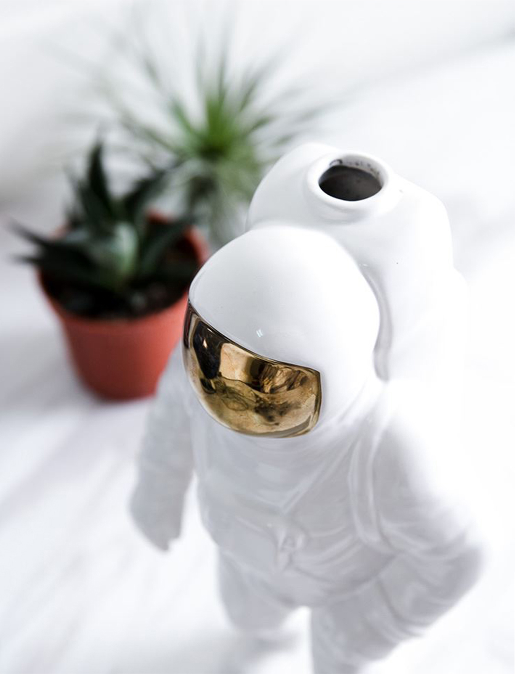 乐竞平台 - 附件|花器|办公家具|设计师家具|宇航员花瓶
