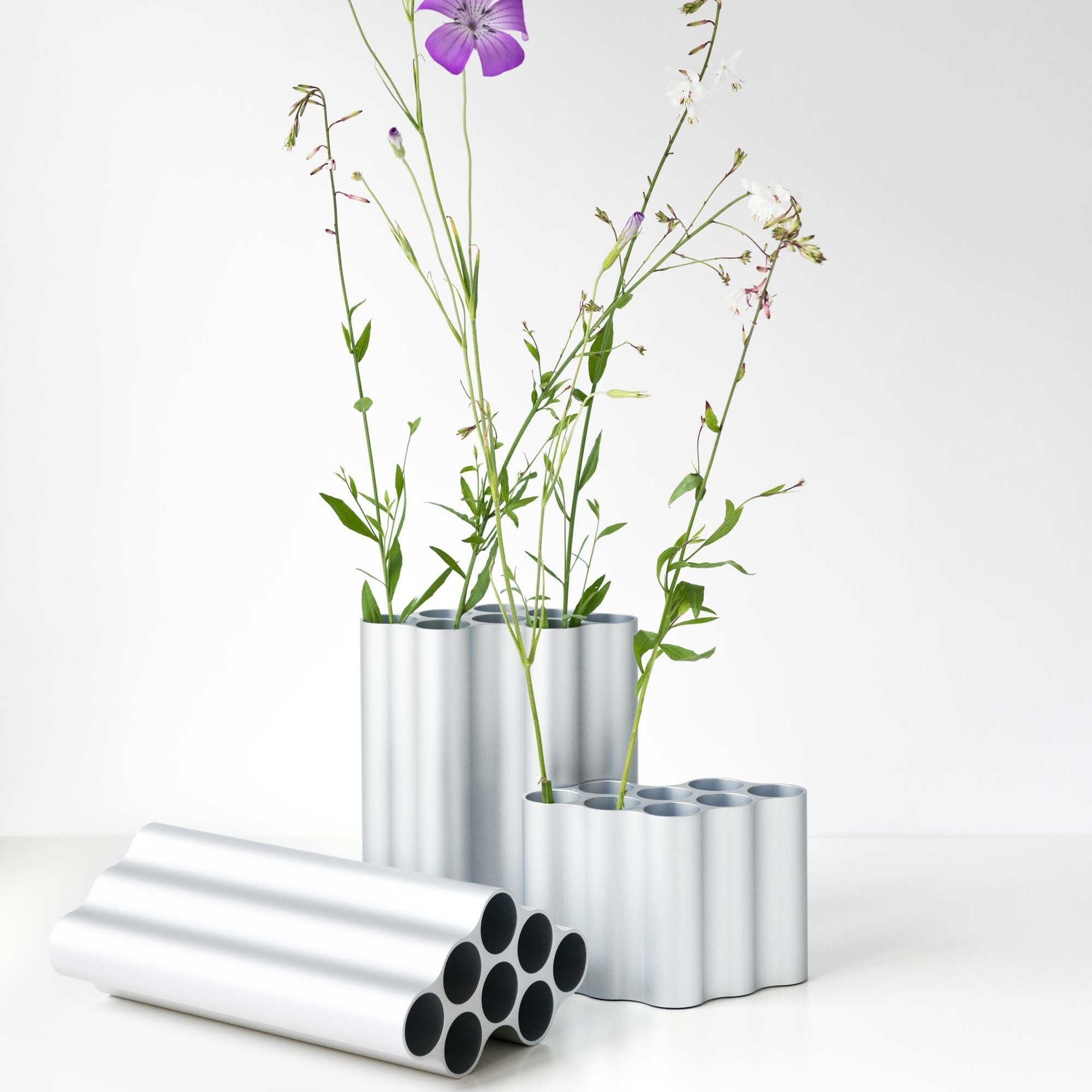 乐竞平台 - 附件|花器|办公家具|设计师家具|云朵花瓶