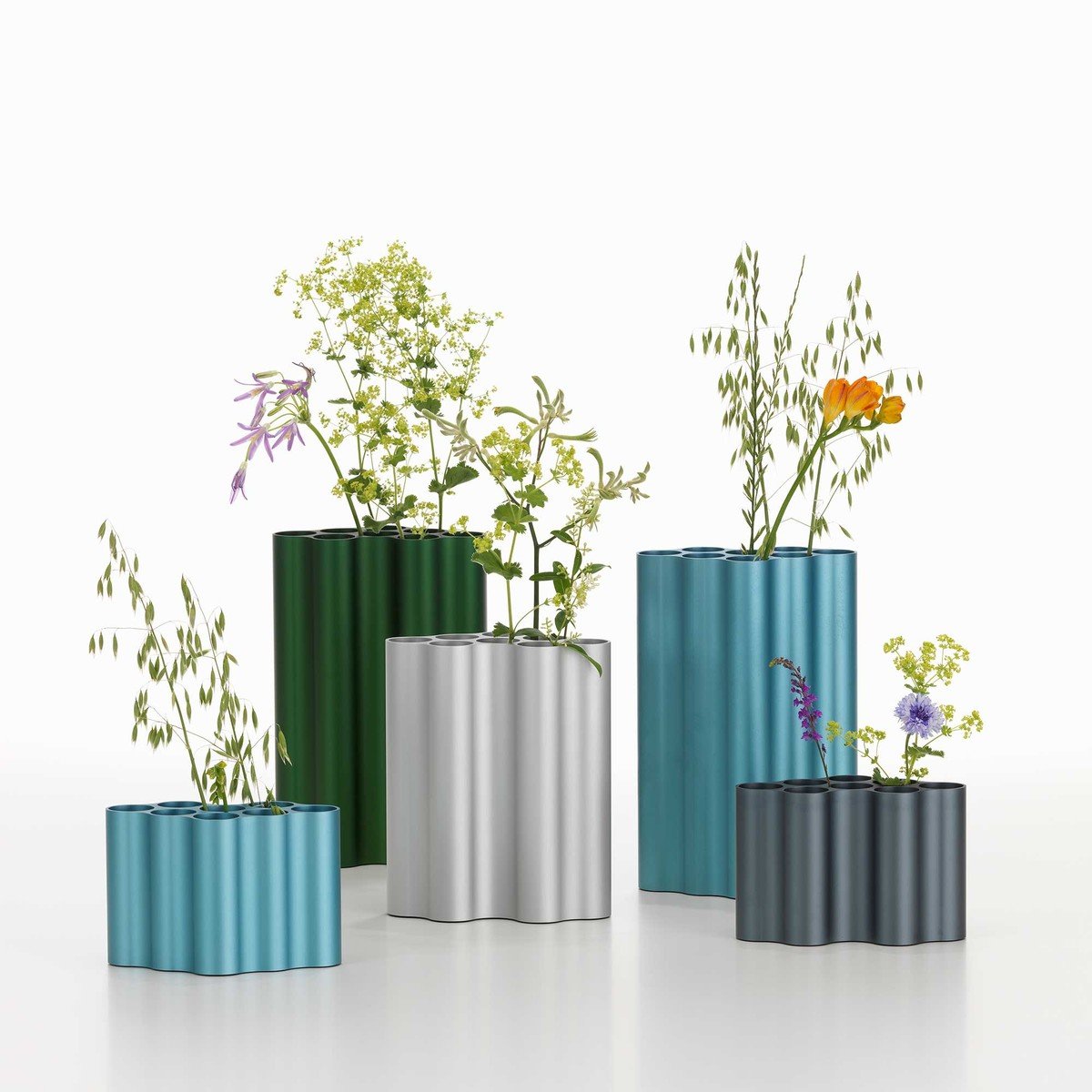 乐竞平台 - 附件|花器|办公家具|设计师家具|云朵花瓶