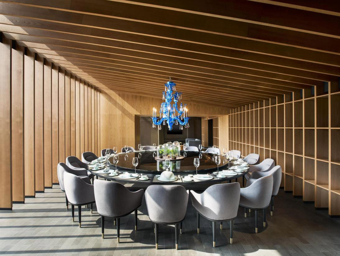 乐竞平台 - 坐具|餐椅|办公家具|设计师家具|露娜餐椅