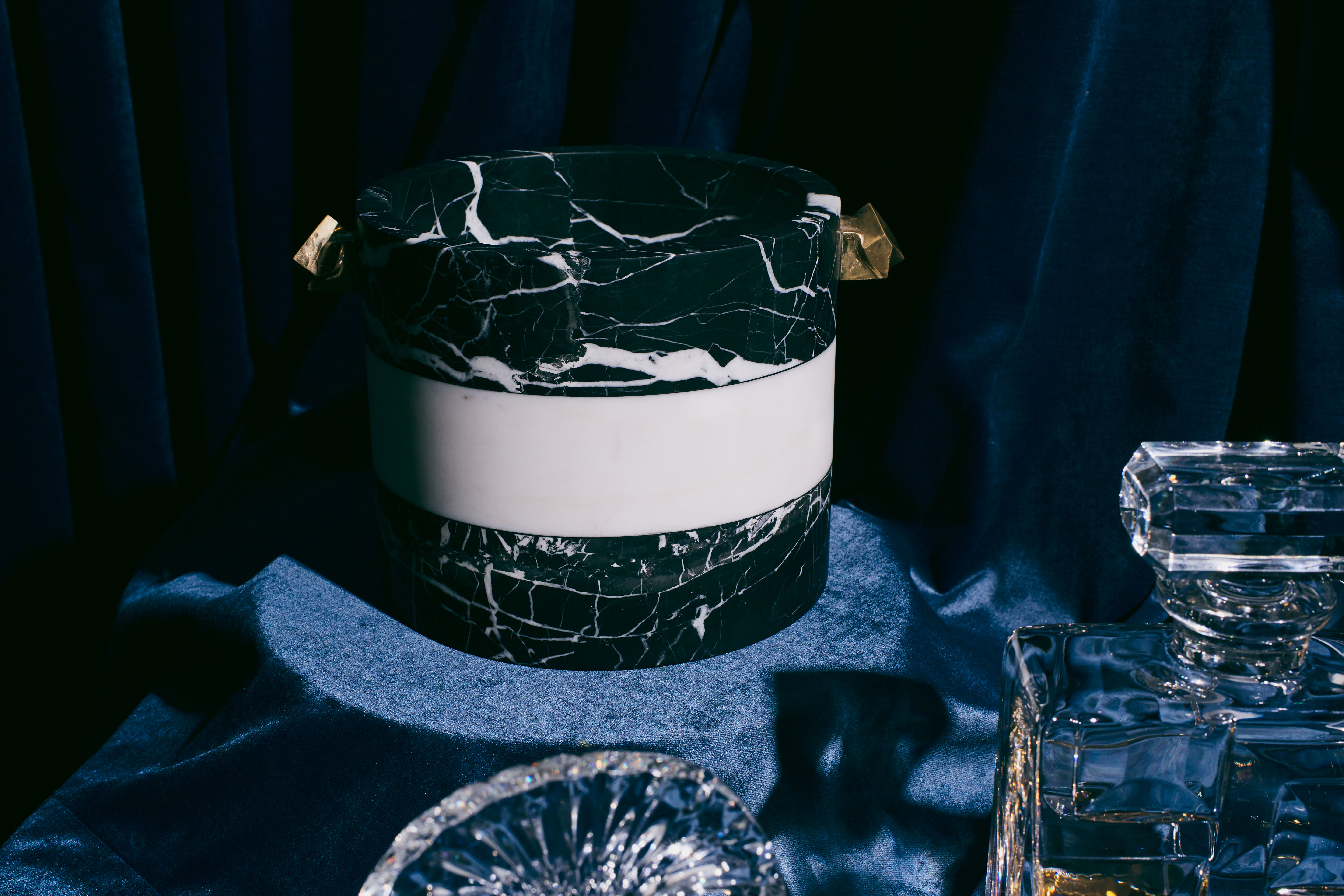 乐竞平台 - 附件|饰品|办公家具|设计师家具|Acolyte冰桶