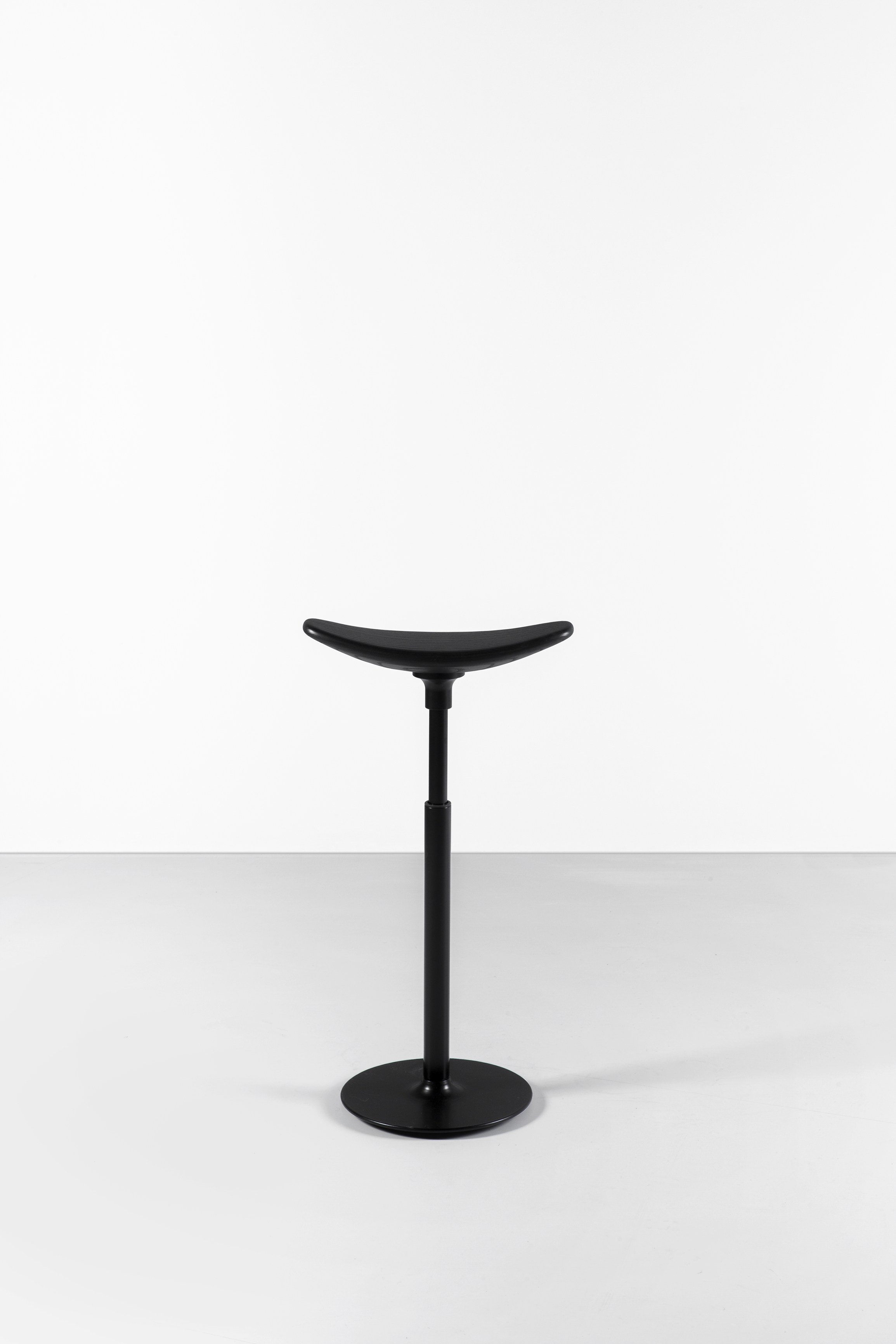 乐竞平台 - 坐具|吧椅/凳子|办公家具|设计师家具|RYO 凳/吧椅