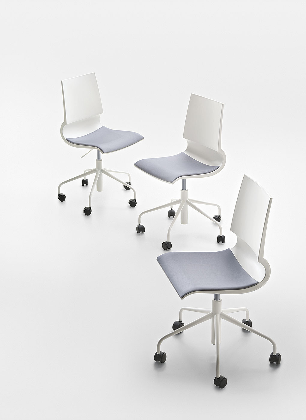 乐竞平台 - 坐具|休闲椅|办公家具|设计师家具|Ricciolina 洽谈椅/办公椅