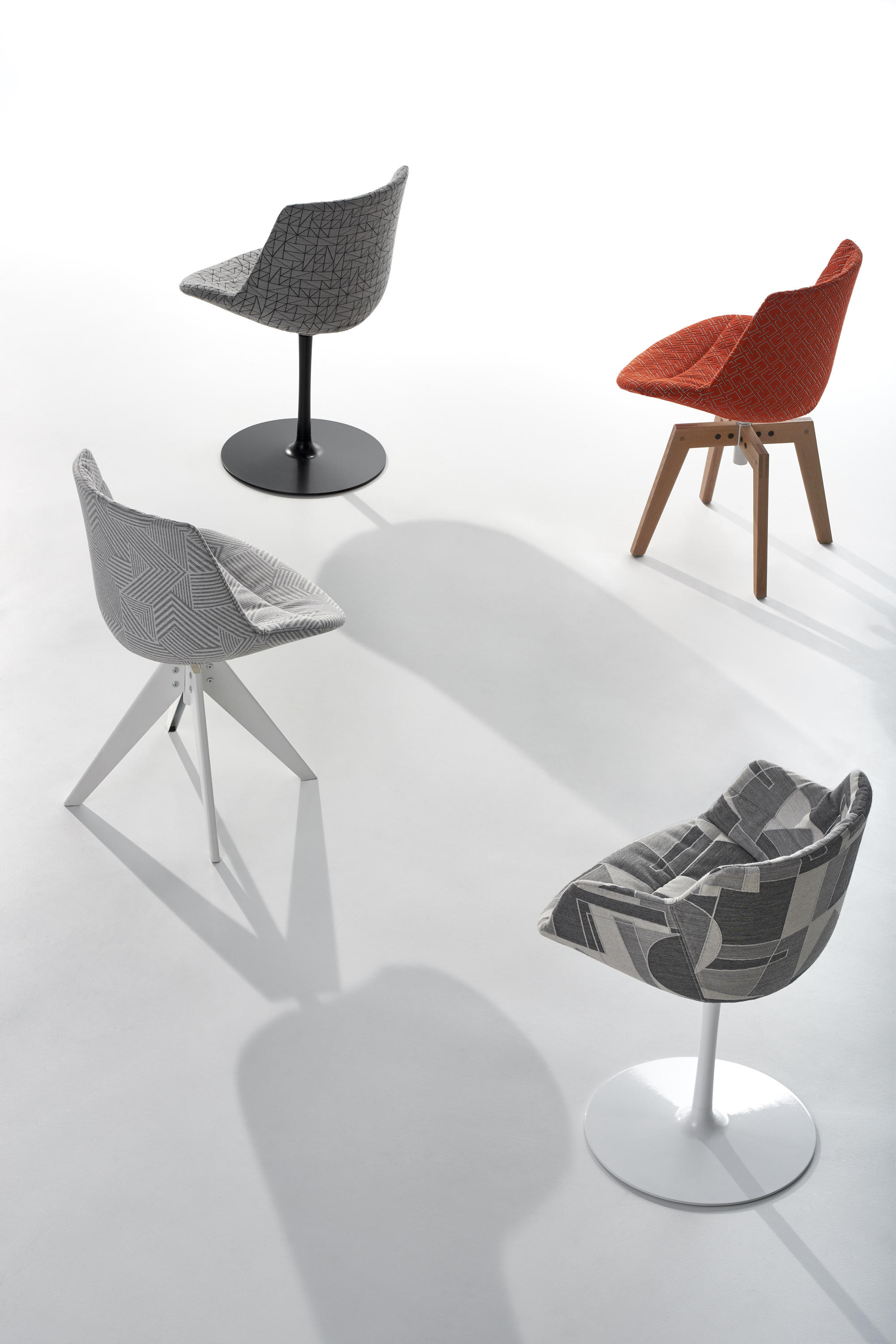 乐竞平台 - 坐具|餐椅|办公家具|设计师家具|FLOW TEXTILE 洽谈椅/餐椅