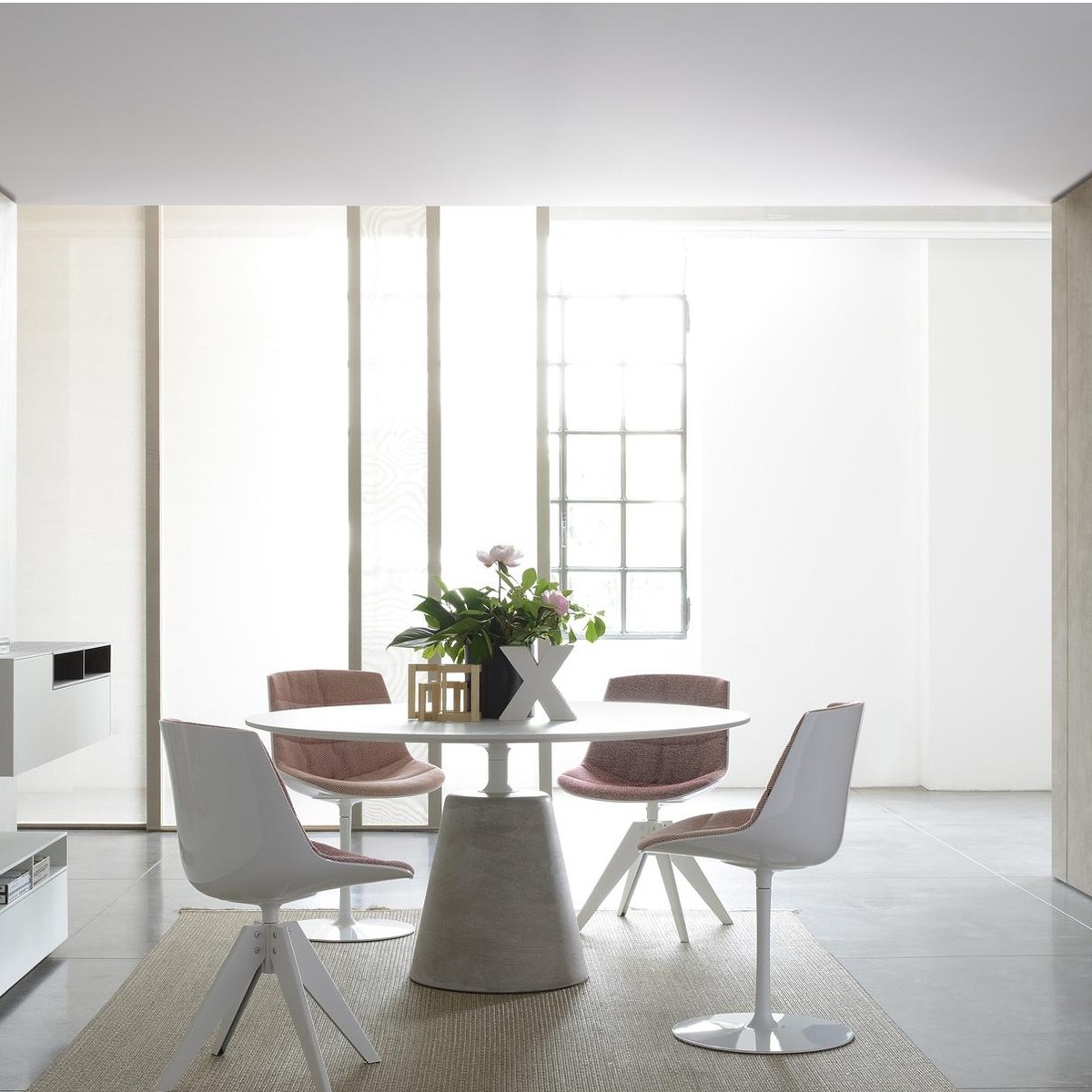 乐竞平台 - 坐具|餐椅|办公家具|设计师家具|FLOW SLIM 洽谈椅/餐椅