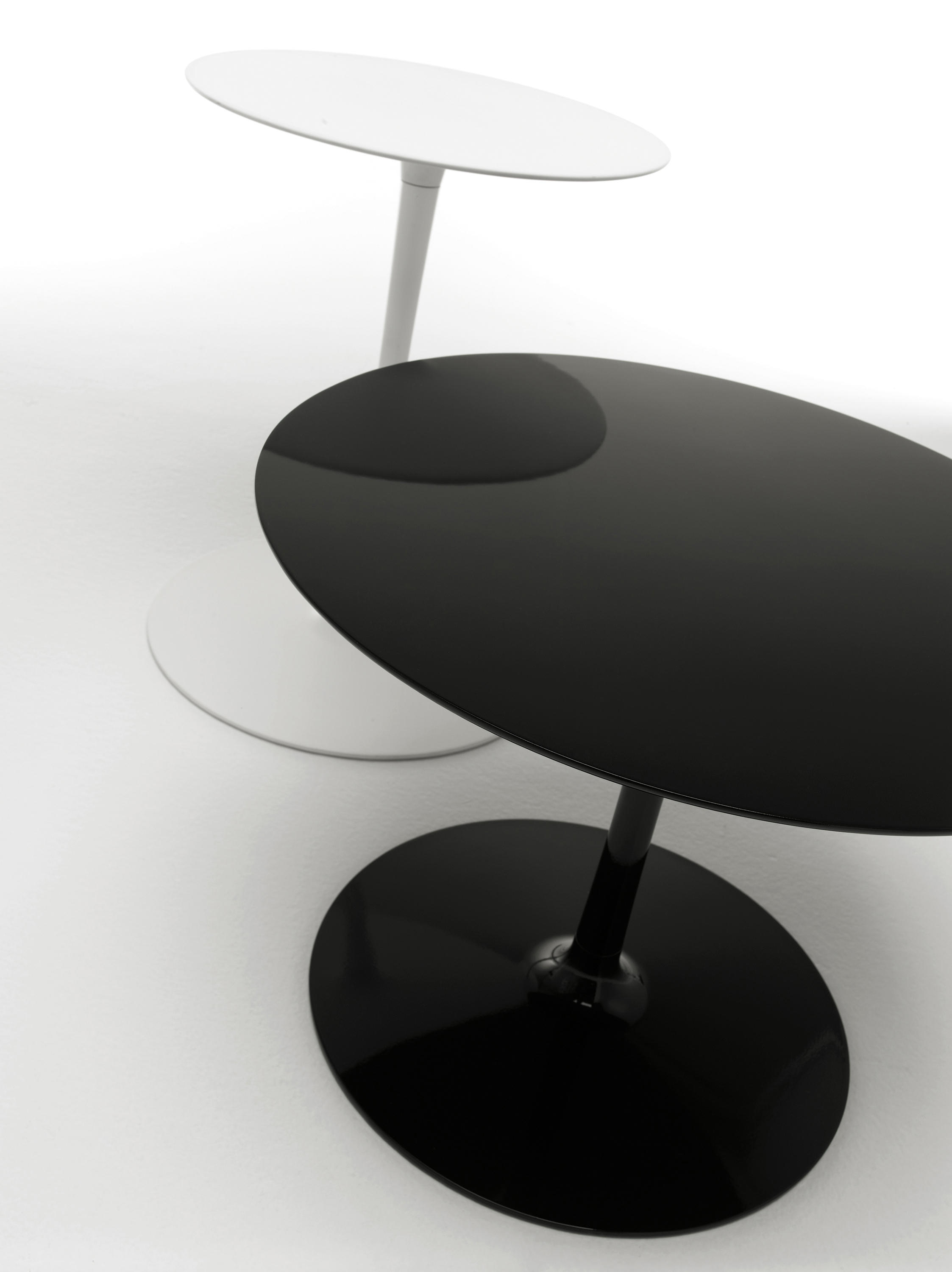 乐竞平台 - 桌几|茶几/边几|办公家具|设计师家具|FLOW LOW TABLES 茶几/咖啡桌