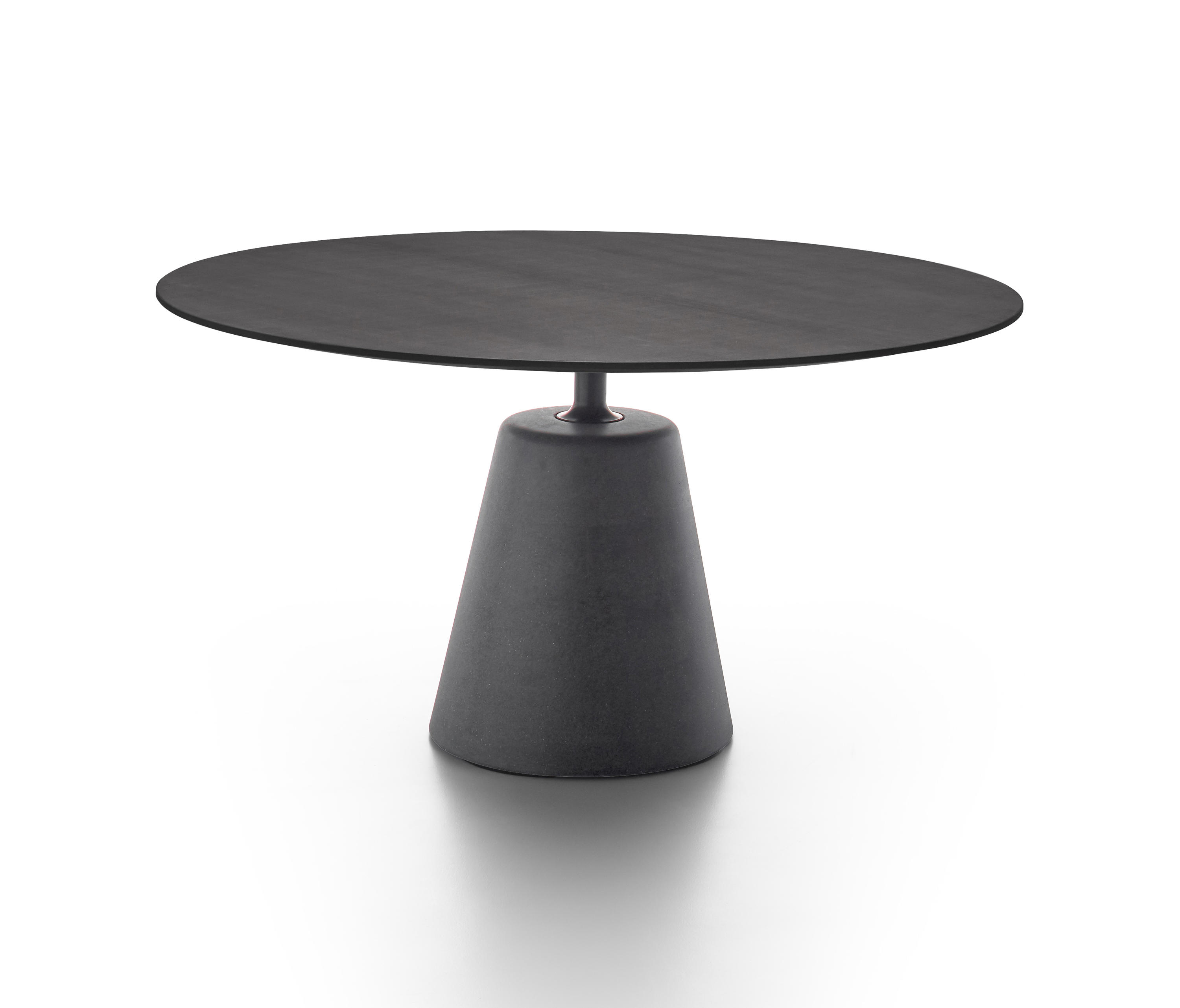 [乐竞平台 - 桌几|餐桌|办公家具|设计师家具|ROCK TABLE 餐桌/咖啡桌]