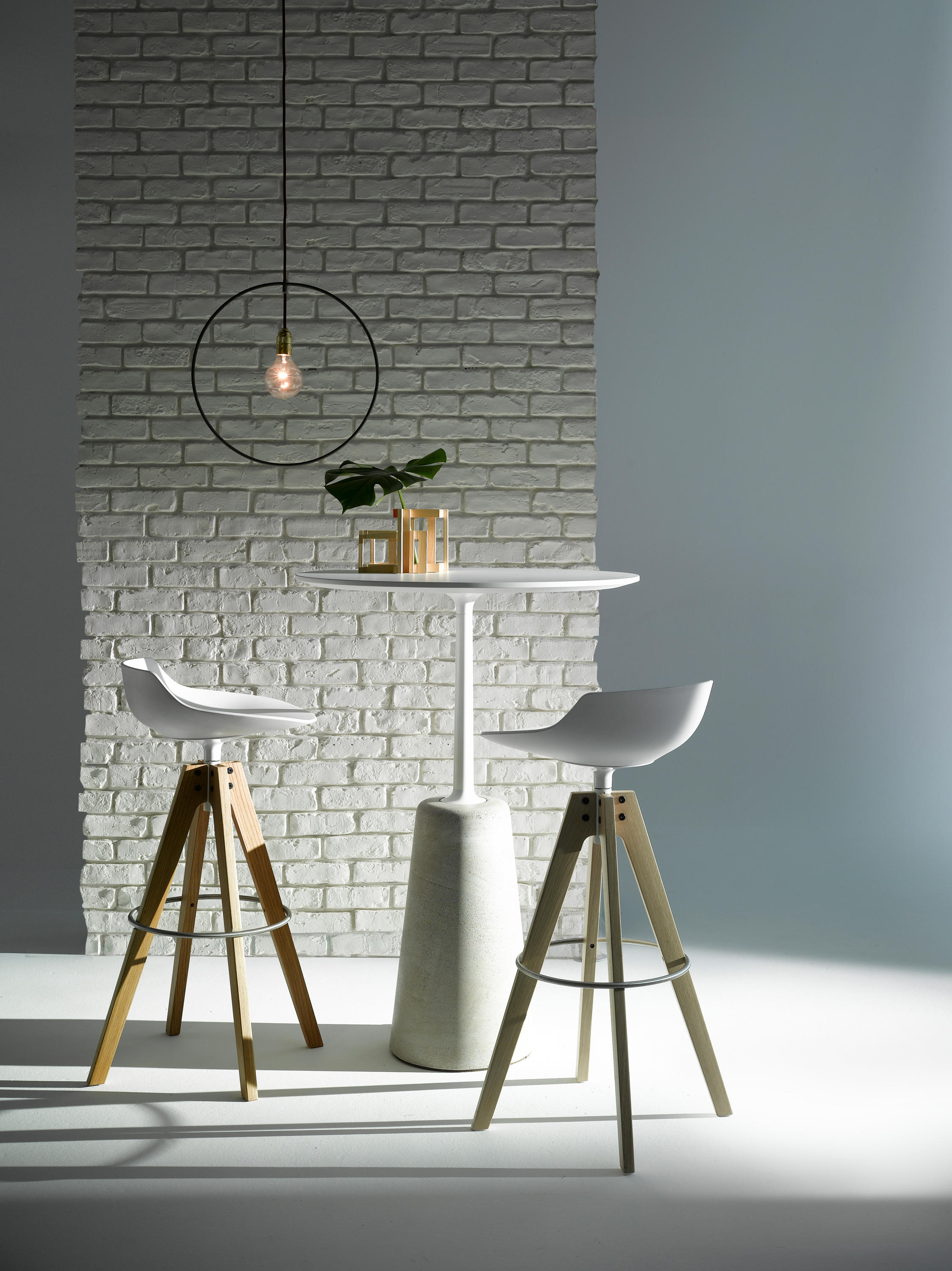 乐竞平台 - 桌几|餐桌|办公家具|设计师家具|ROCK TABLE 餐桌/咖啡桌