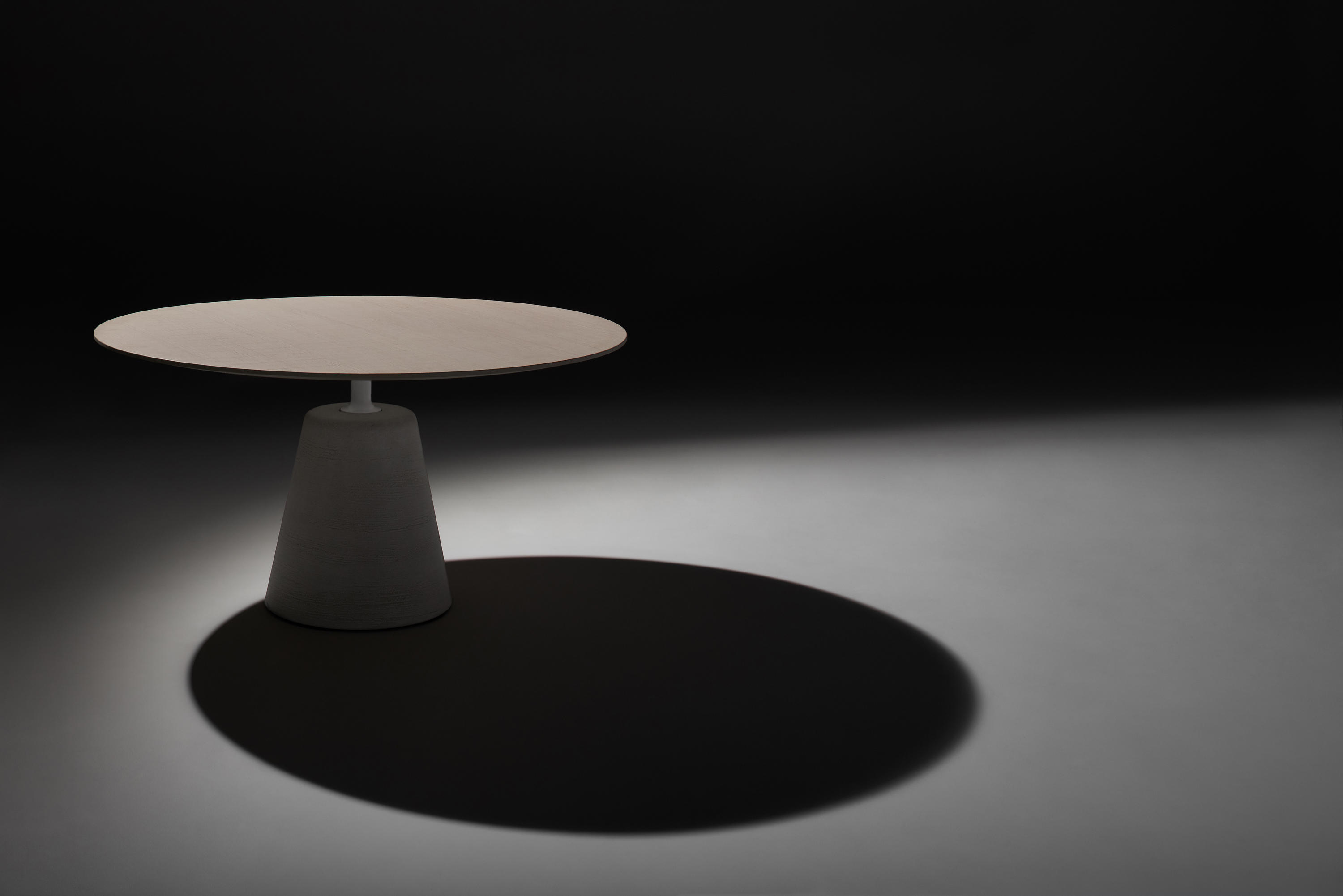 乐竞平台 - 桌几|餐桌|办公家具|设计师家具|ROCK TABLE 餐桌/咖啡桌