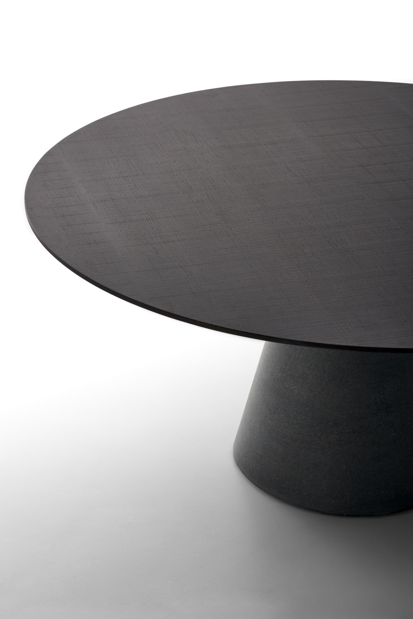 乐竞平台 - 桌几|餐桌|办公家具|设计师家具|ROCK TABLE 餐桌/咖啡桌