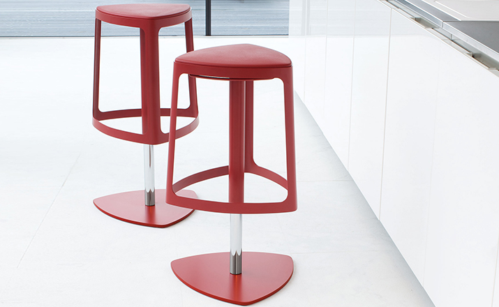 乐竞平台 - 坐具|吧椅/凳子|办公家具|设计师家具|Clip Stool