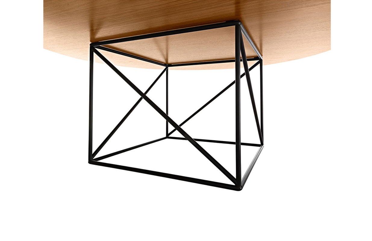 乐竞平台 - 桌几|餐桌|办公家具|设计师家具|LC15 table