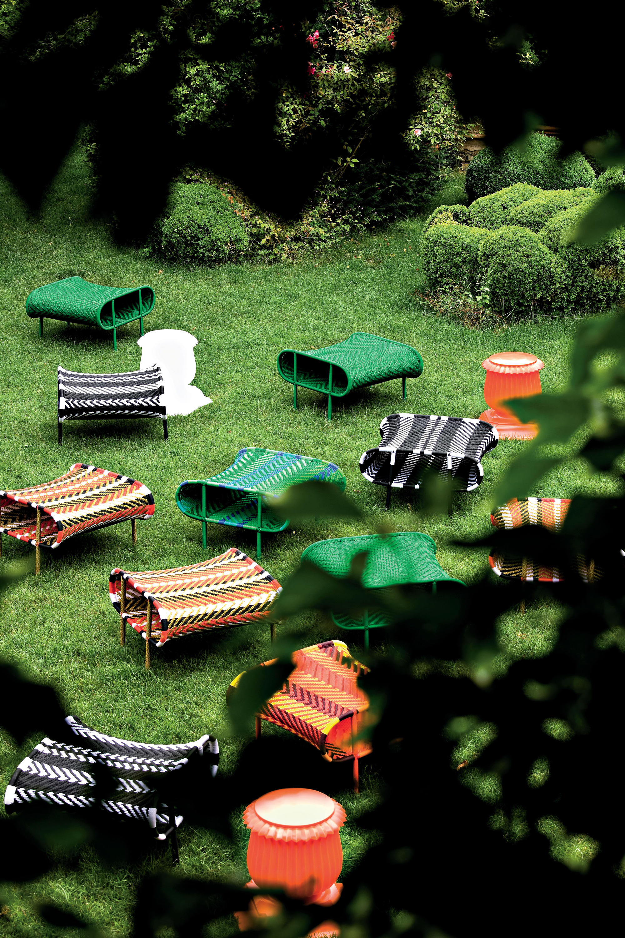 乐竞平台 - 坐具|户外椅|办公家具|设计师家具|影子躺椅
